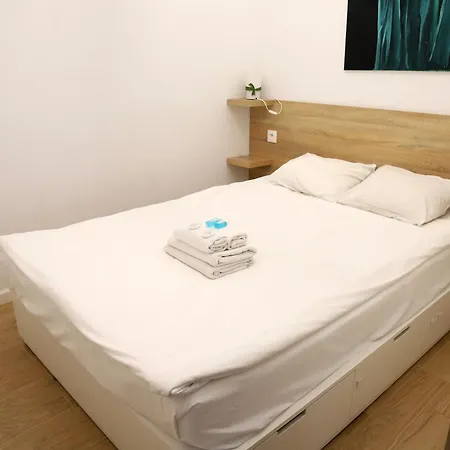 Appartement Urocze I Ciche Mieszkanie W Spokojnej Okolicy Cracovie