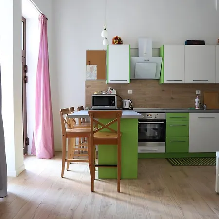 Urocze I Ciche Mieszkanie W Spokojnej Okolicy كراكوفيا